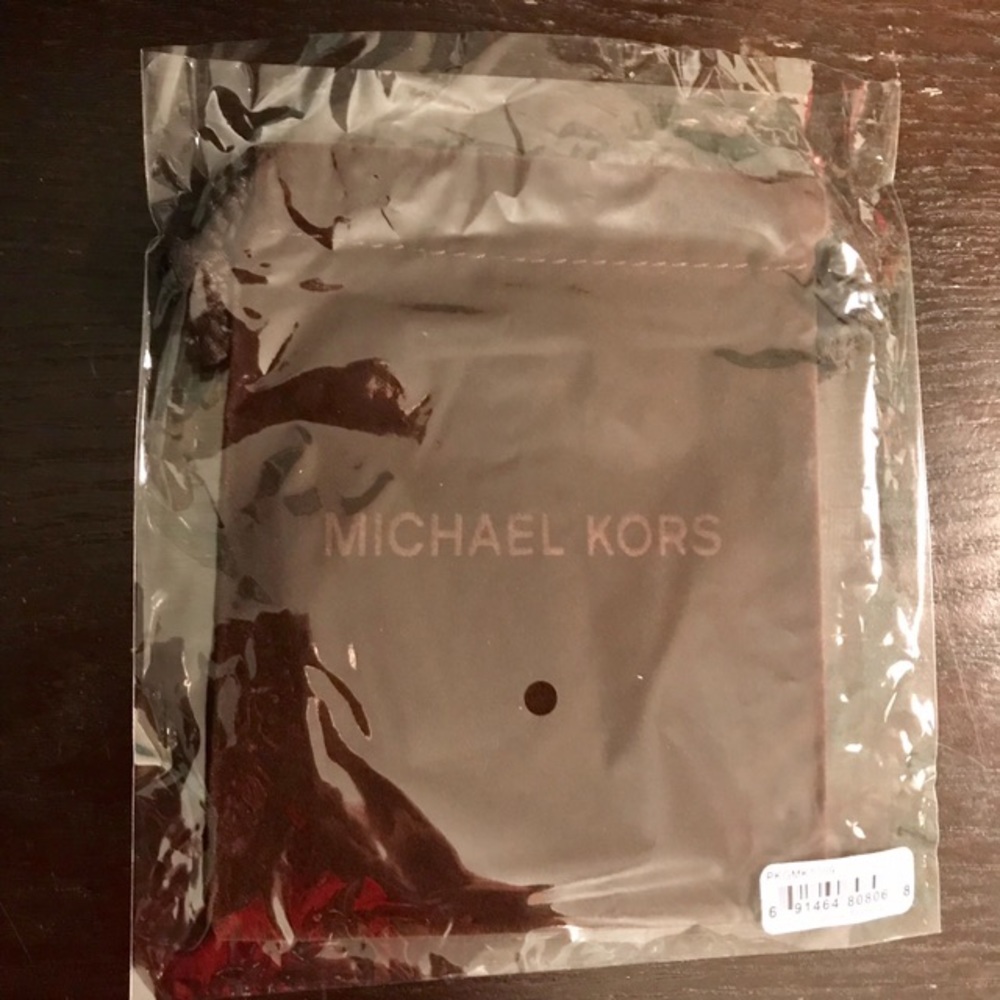 Authentic Michael Kors key charm NEW - Picture 3 of 3